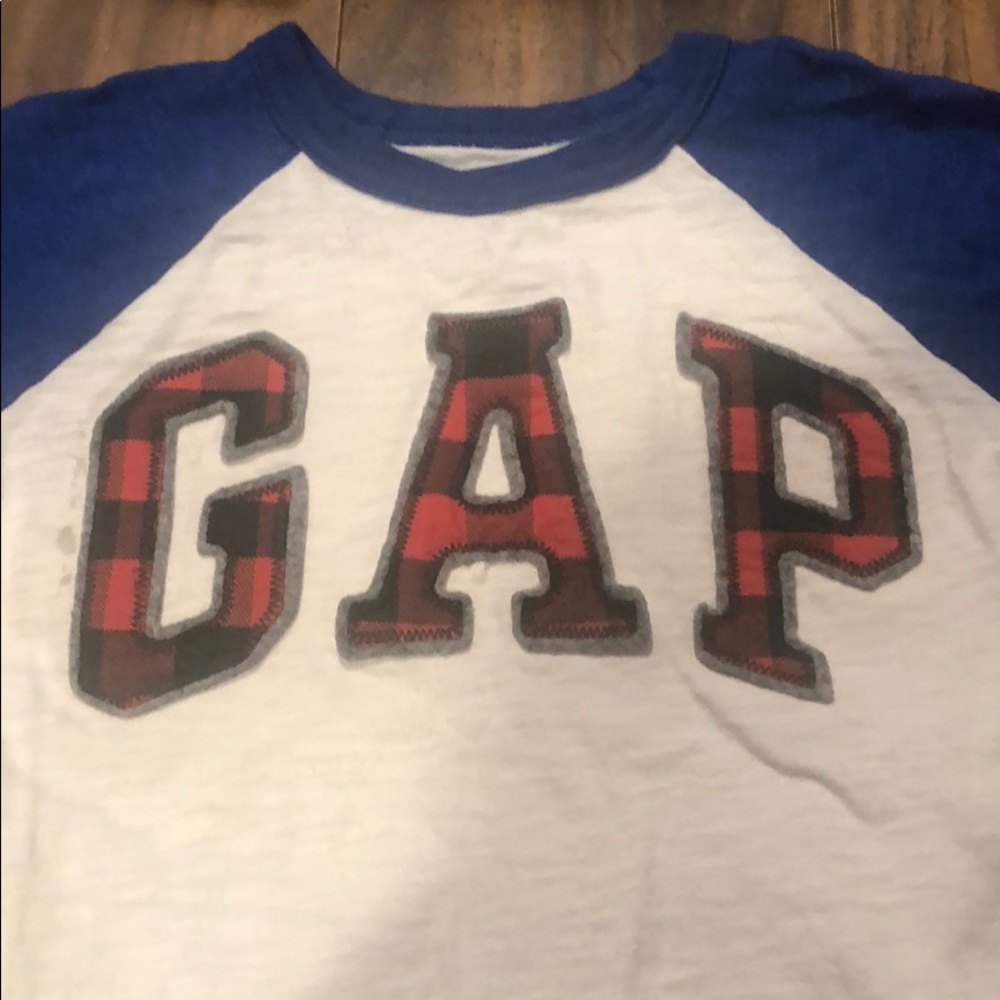4T Gap shirt